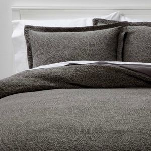 New. King size Duvet set from Target